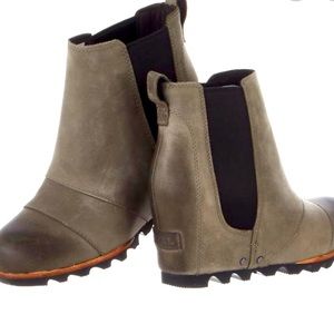 Sorel Lea Wedge Boots Grey Distressed Leather NL2334-089 Women's Size 8.5